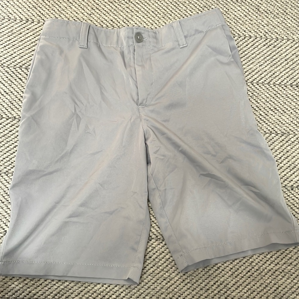 Under Armour boys golf shorts in size 14 grey.